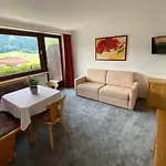 Franglhof Guest house 3*